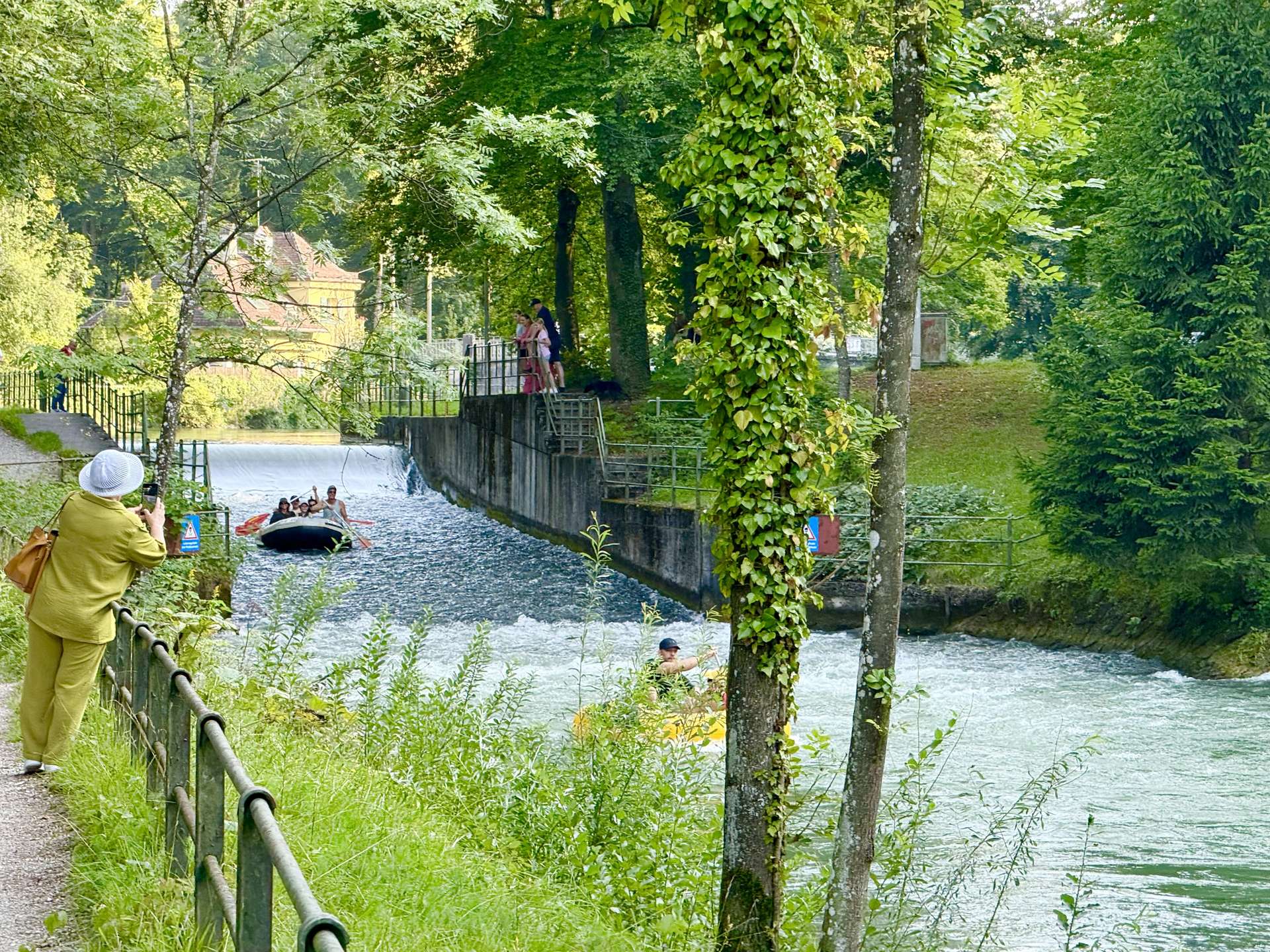 °Die lebendige Floßlände, nur einen Fußweg entfernt