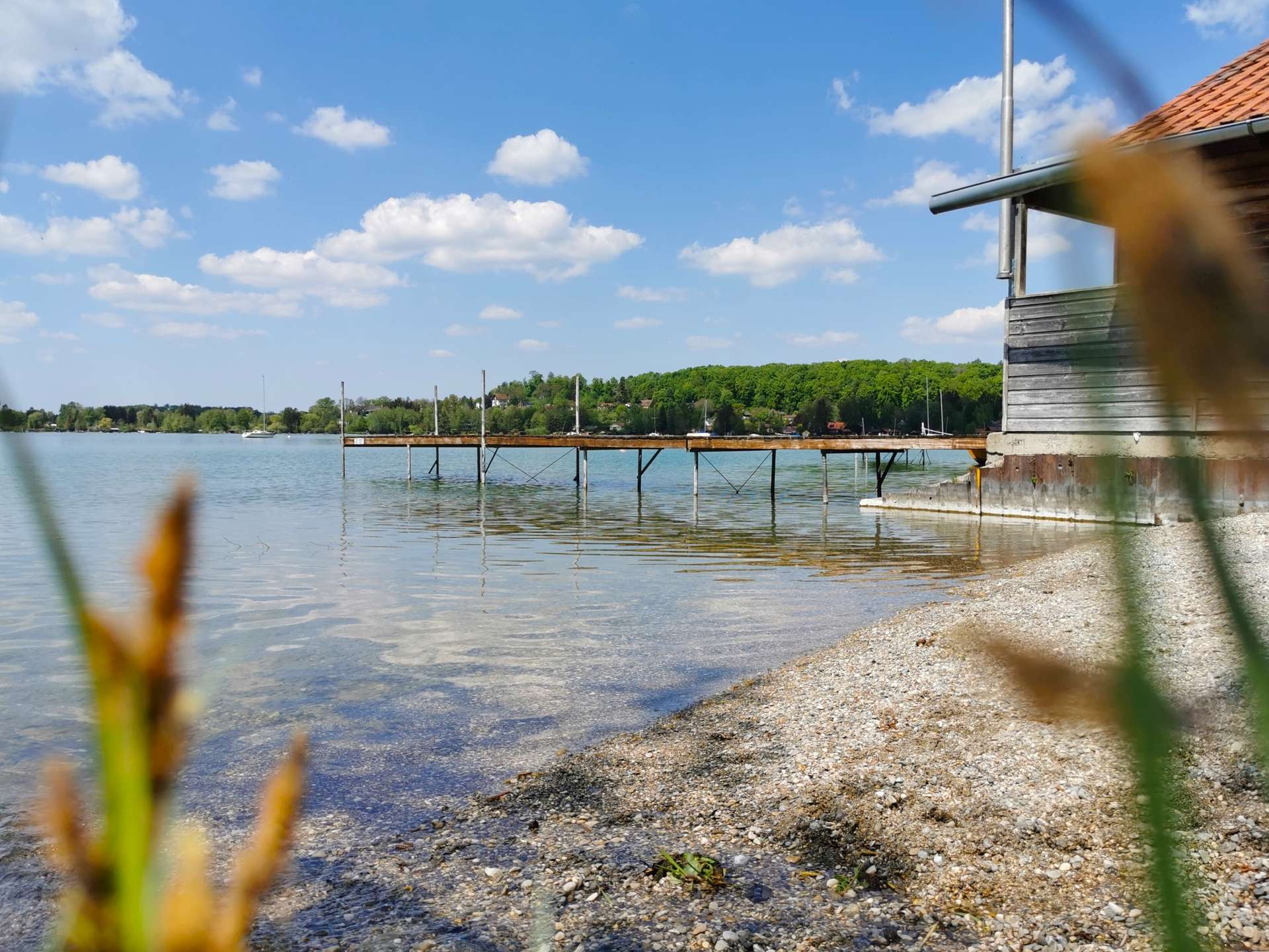 °Nah zur Badestelle an der Wasserwacht Steinebach