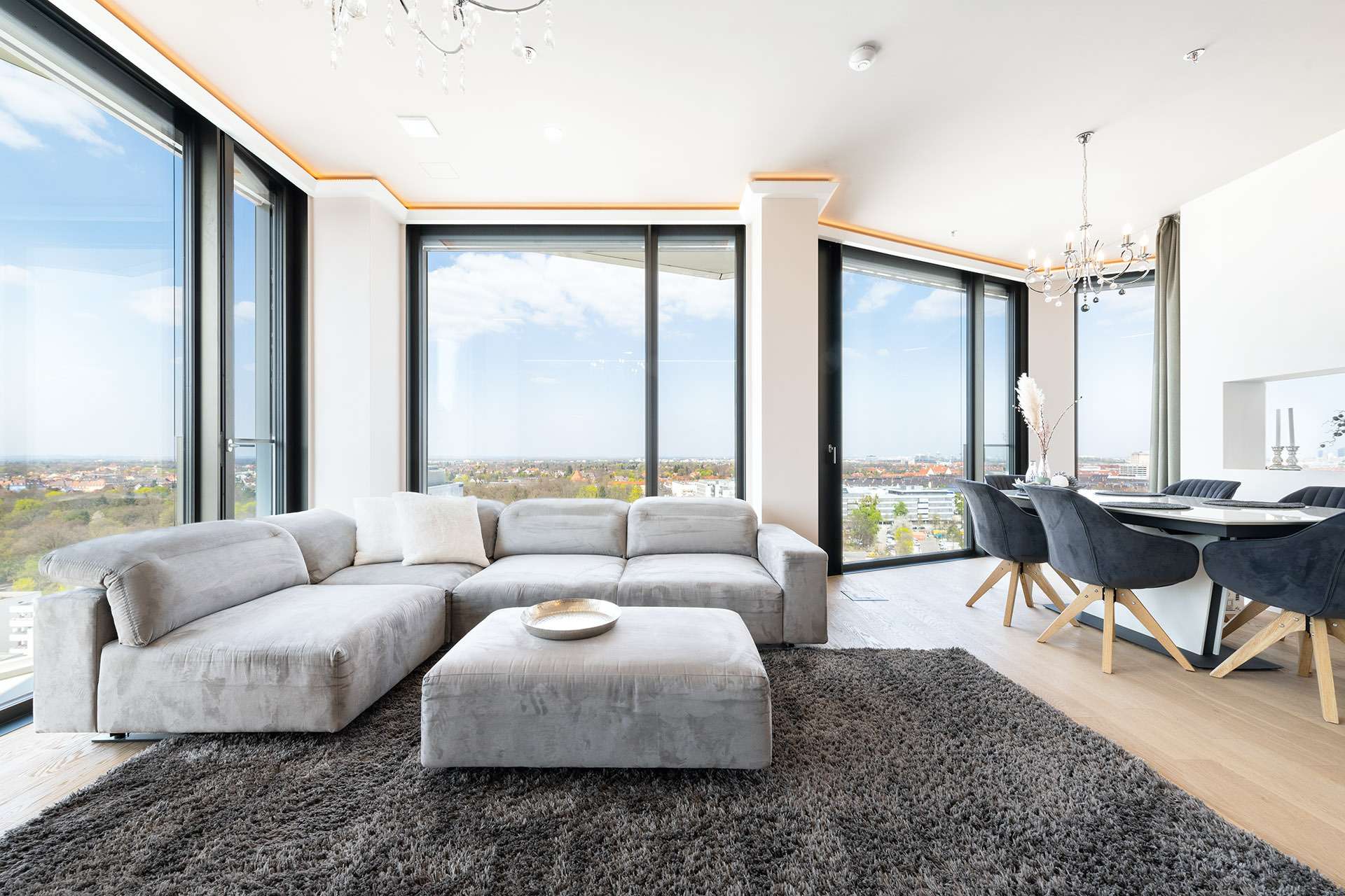 °Mit einladendem Lounge-Bereich