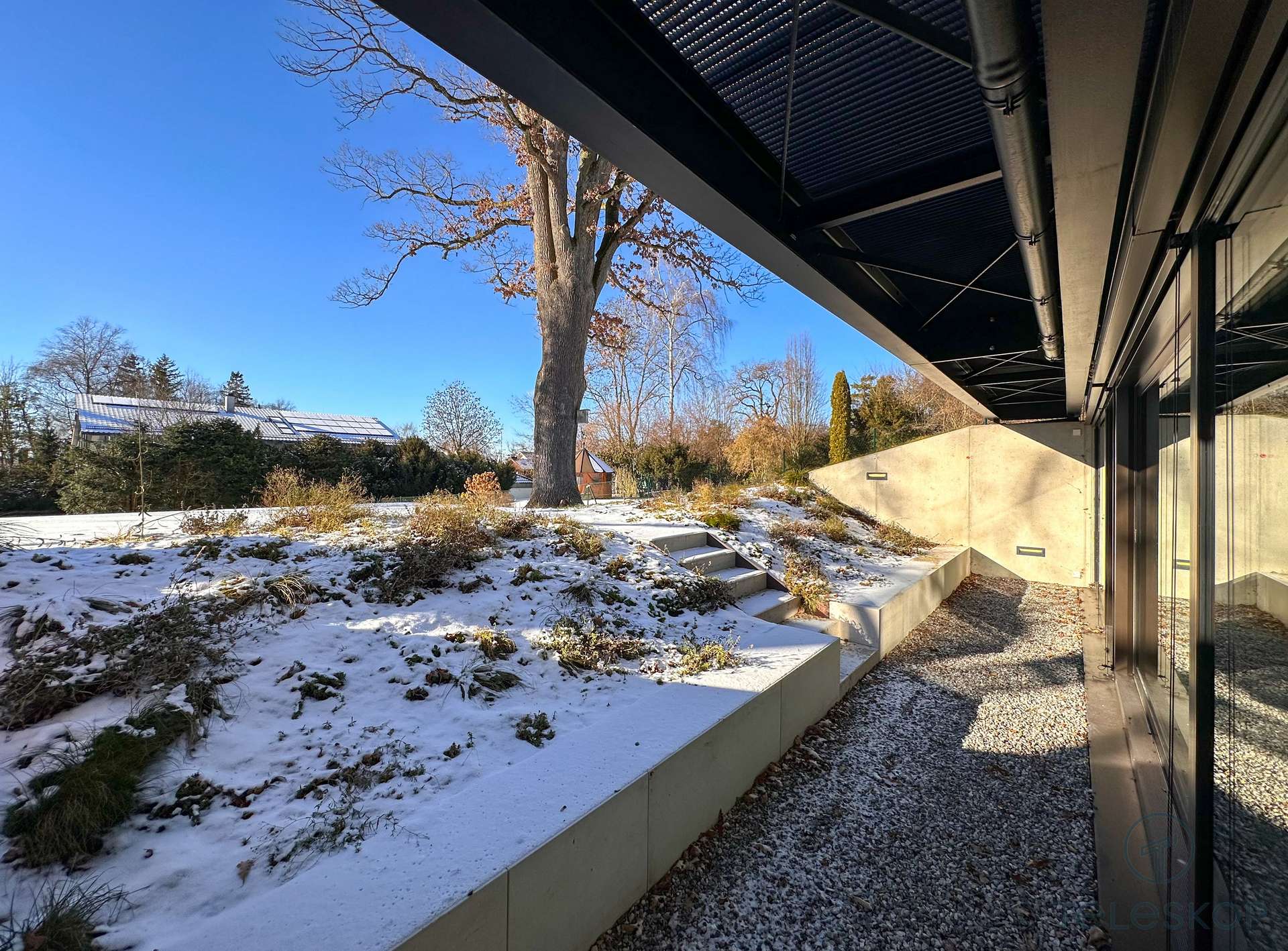 °Lichtgraben mit Kräutergarten