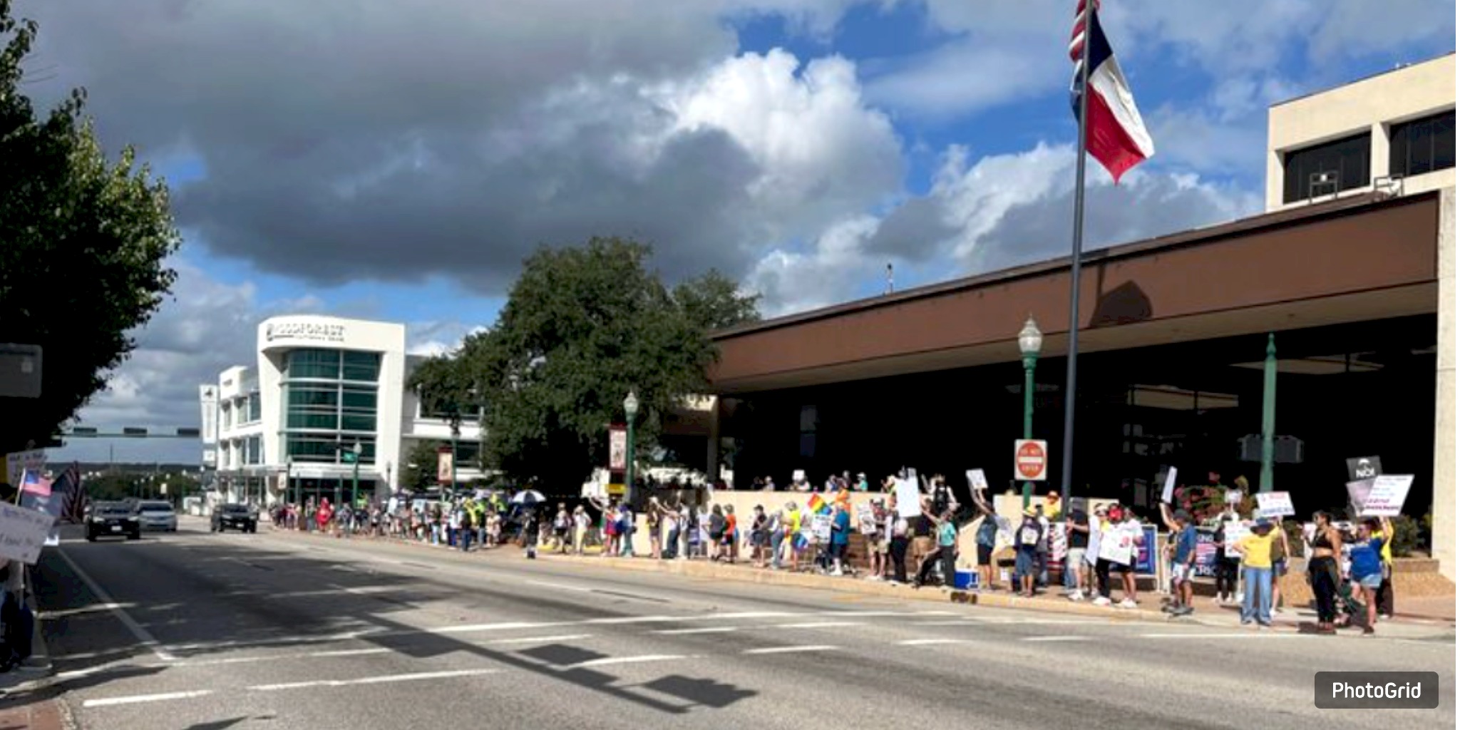 “No Kings” Returns to Conroe with Smaller Crowd, Fewer Costumes and Flags