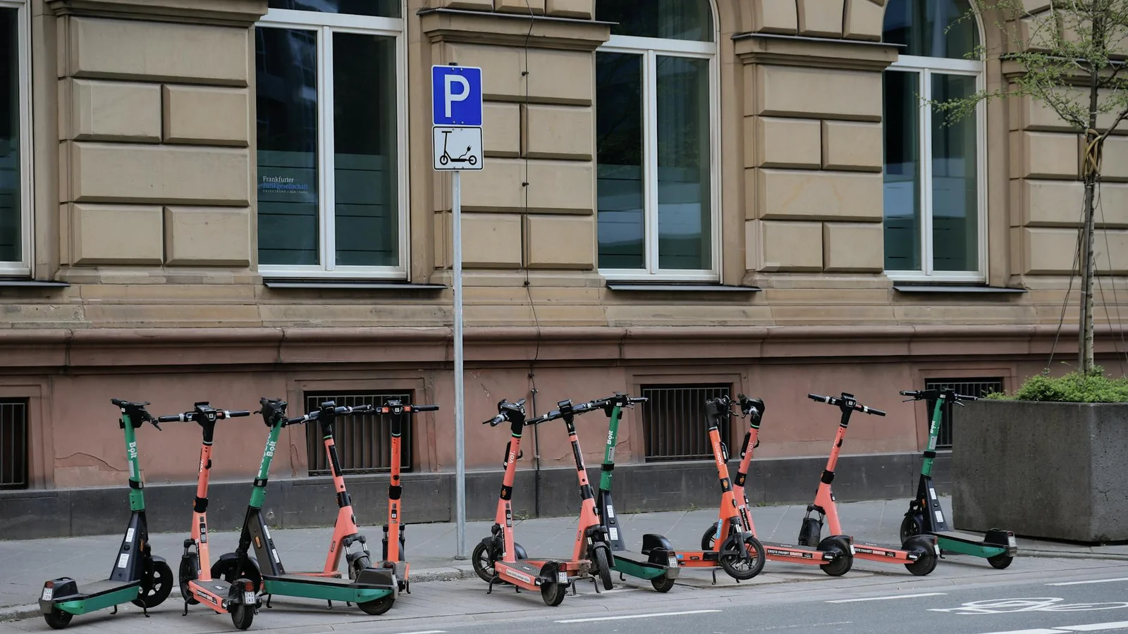 The Woodlands weighs crackdown on e-bikes, scooters