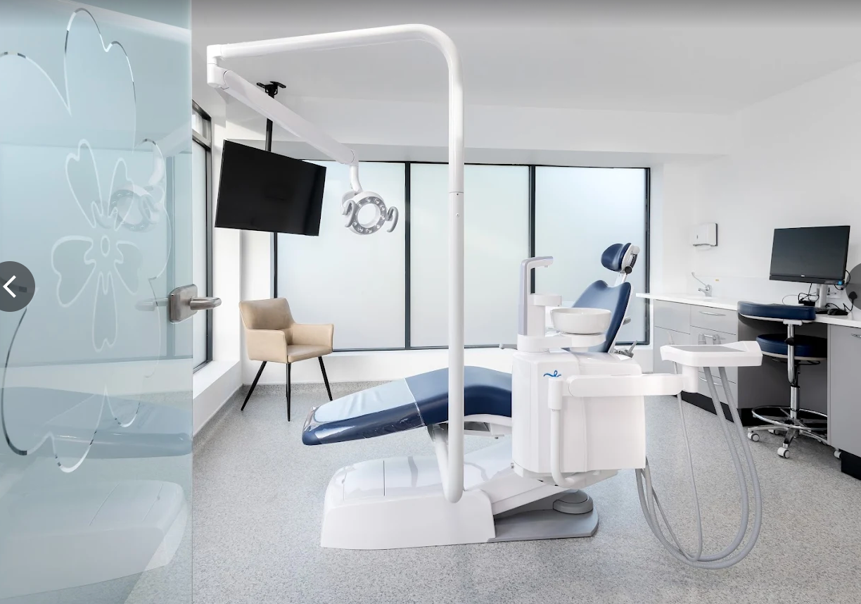 Holding invisalign aligners