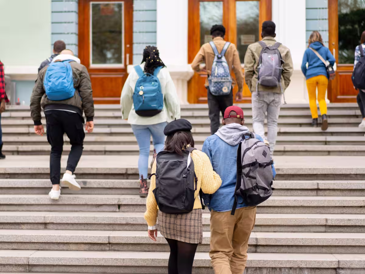 kids walking into school