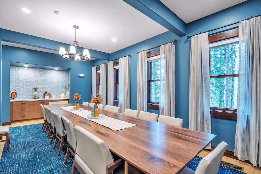 Dining room at Monte Nido Clementine Lake Oswego
