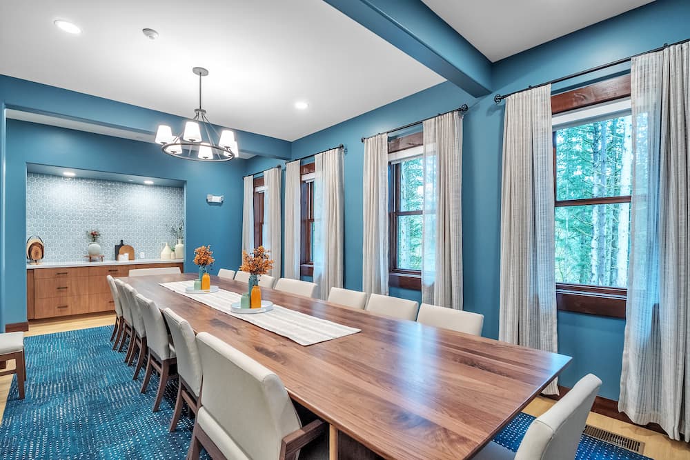  Dining room at Monte Nido Clementine Lake Oswego