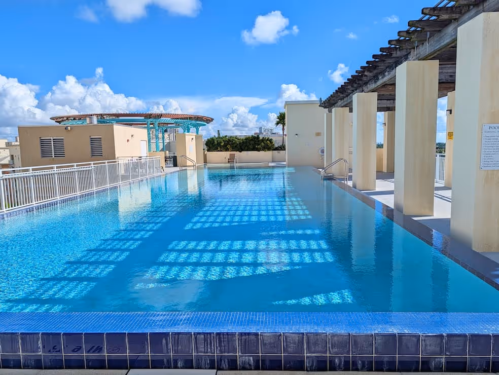 Monte Nido Miami PHP/IOP Pool at off-campus apartment
