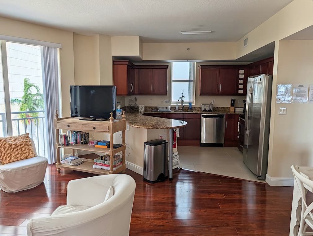 Monte Nido Miami PHP/IOP Kitchen at off-campus apartment