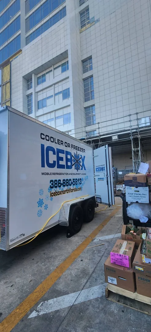 cold chain storage rental mobile refrigerated trailer at commercial location