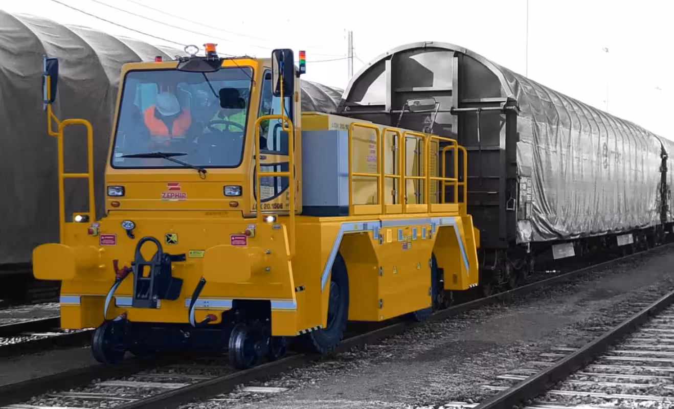 Two engineer doing handshake