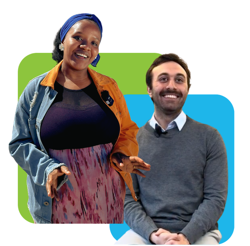Une jeune femme noire et sa mentor une femme d'une cinquantaine d'années aux cheveux blonds sourient en regardant un ordinateur portable ouvert