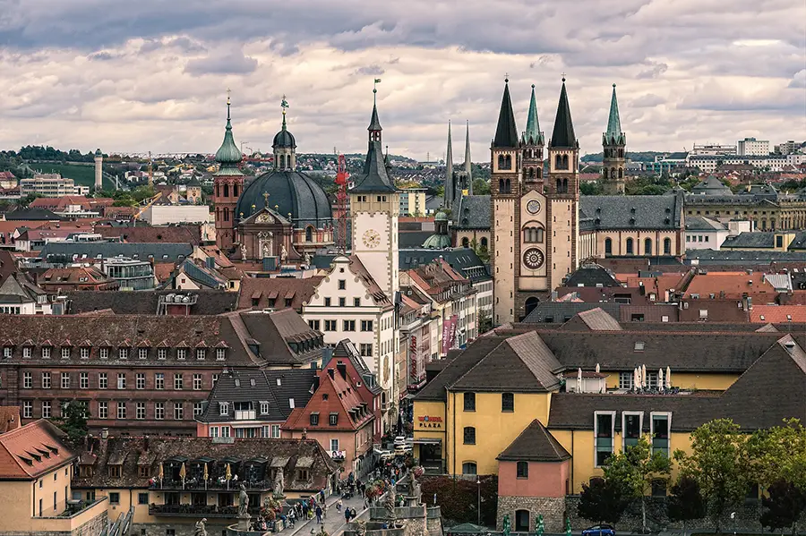 Dom St. Kilian und Altstadt in Würzburg