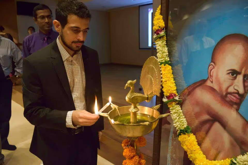Abhay Thhakkar - best NLP Trainer from India, at DY Patil College