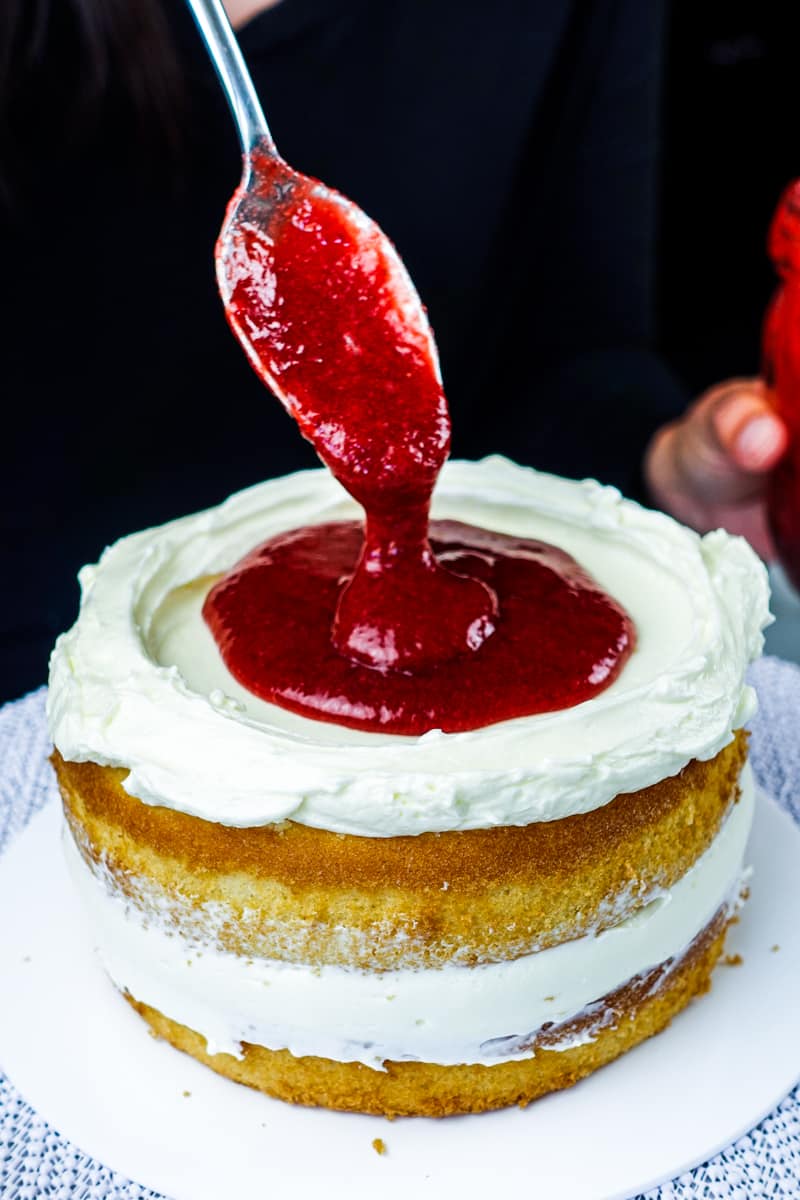 strawberry cream cheese cake