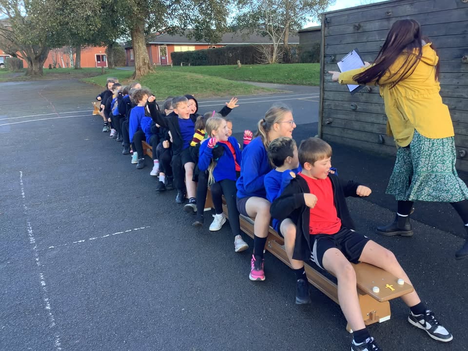 1806064686287007_1494923622641452