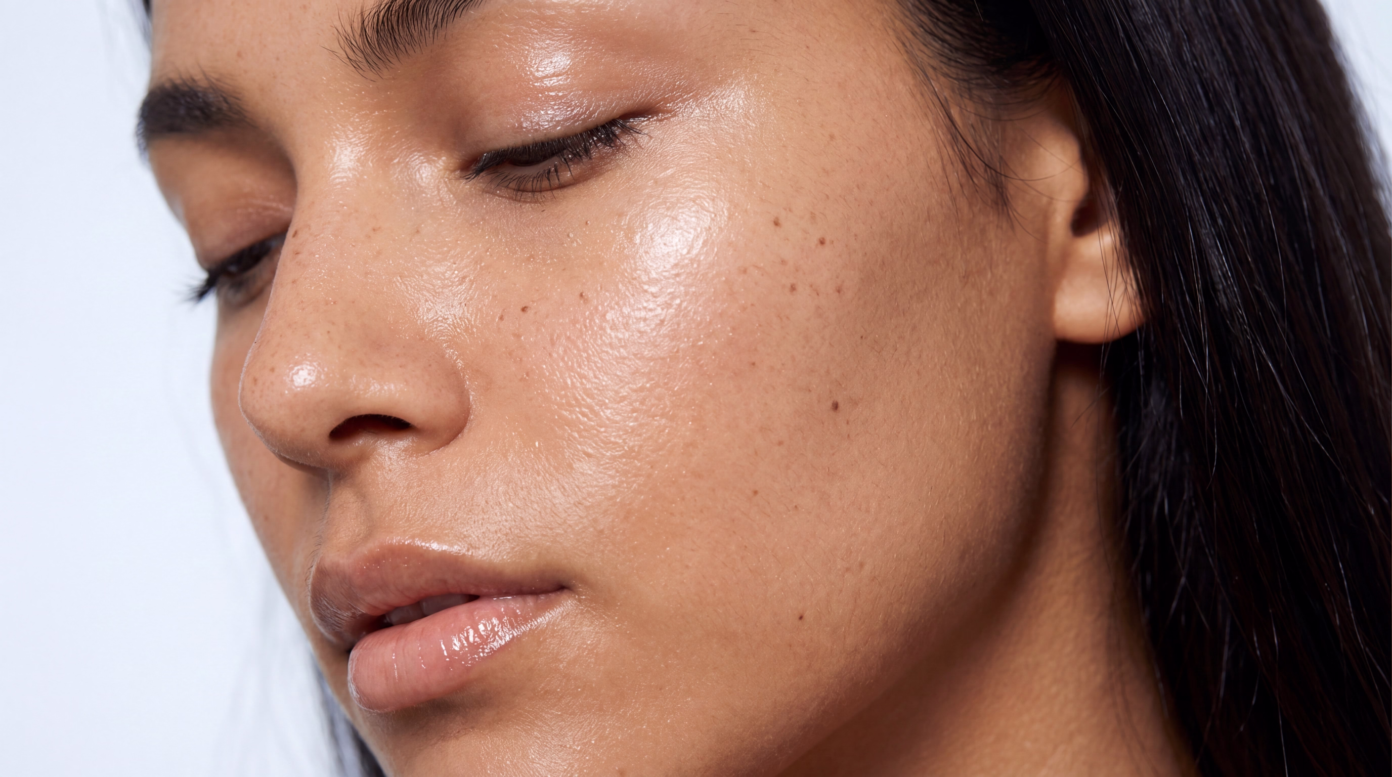 Eftervård efter microneedling — solskydd och mild hudvård 