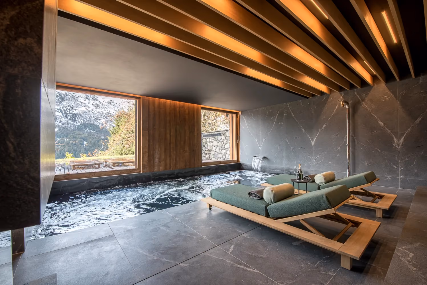 Luxury catered ski chalet 1936 in Verbier - Armadillo Chalets