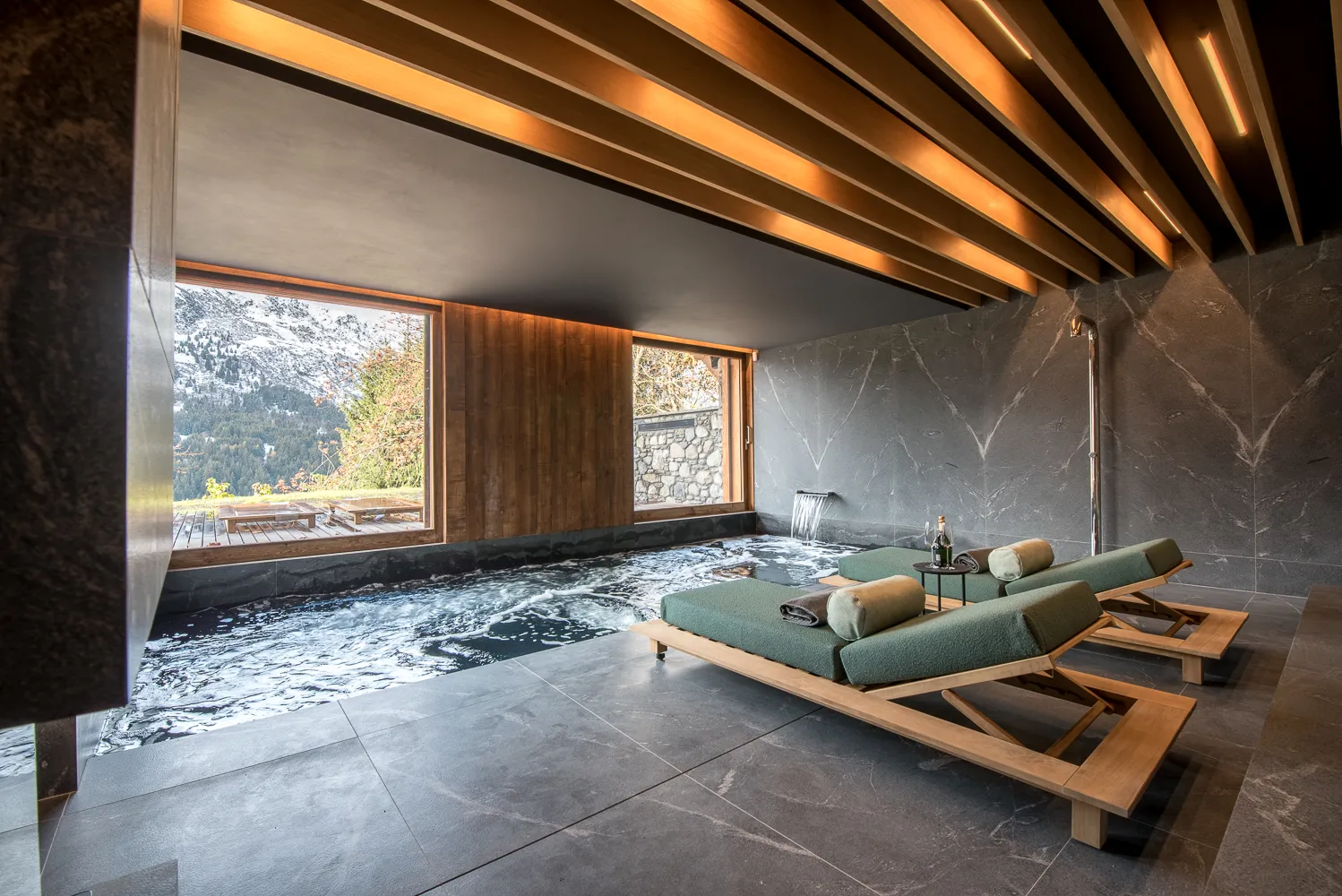 Luxury catered ski chalet 1936 in Verbier - Armadillo Chalets