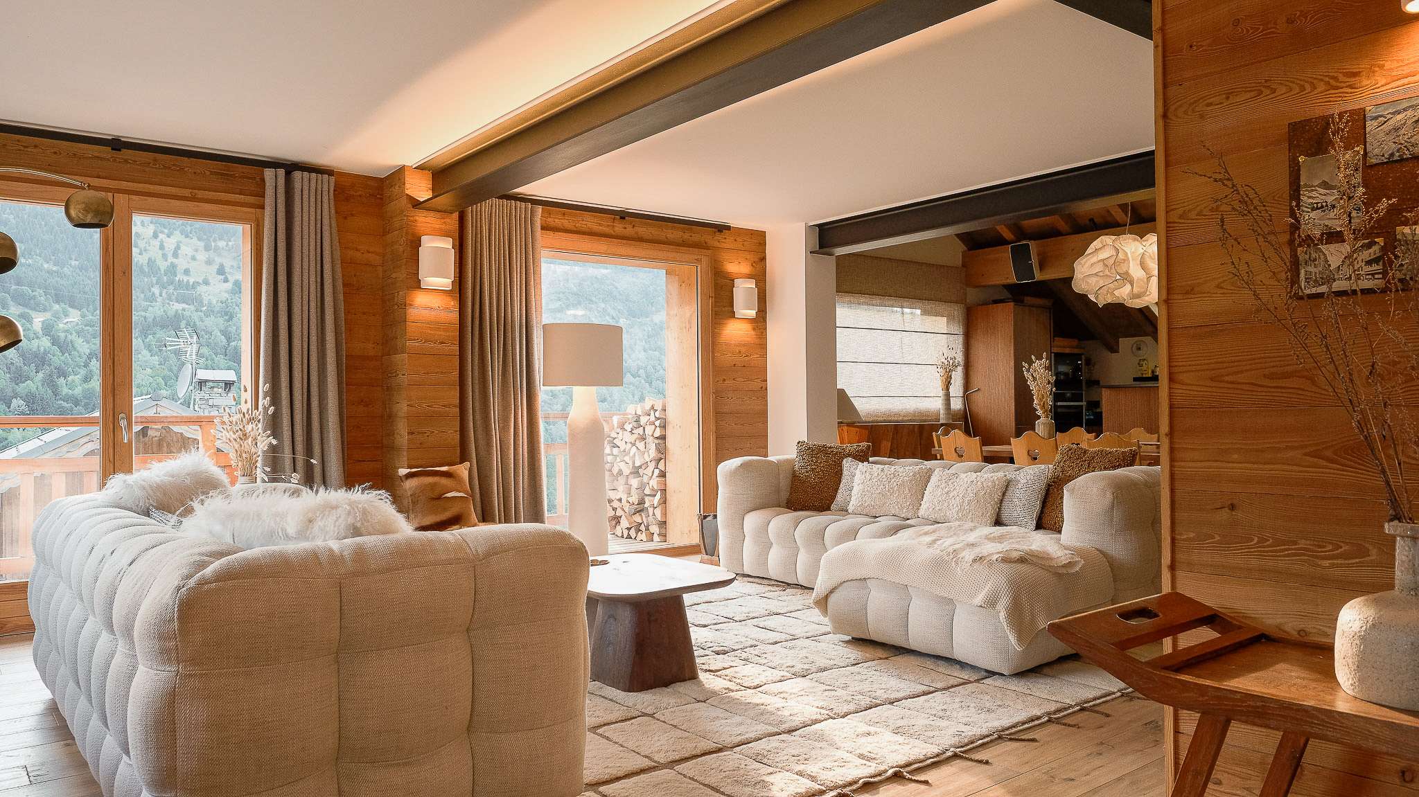Luxury catered ski chalet Etoile des Neige in Meribel - Armadillo Chalets