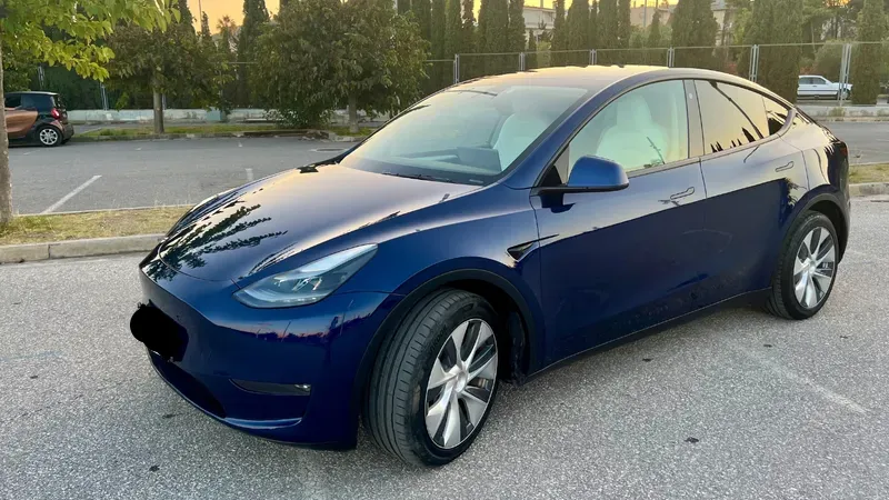 Νοίκιασε Tesla Model Y με παράδοση στην πόρτα σου