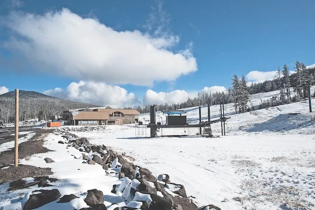 Bend Bulletin: Lack of snow not a reason to panic yet, climatologist says