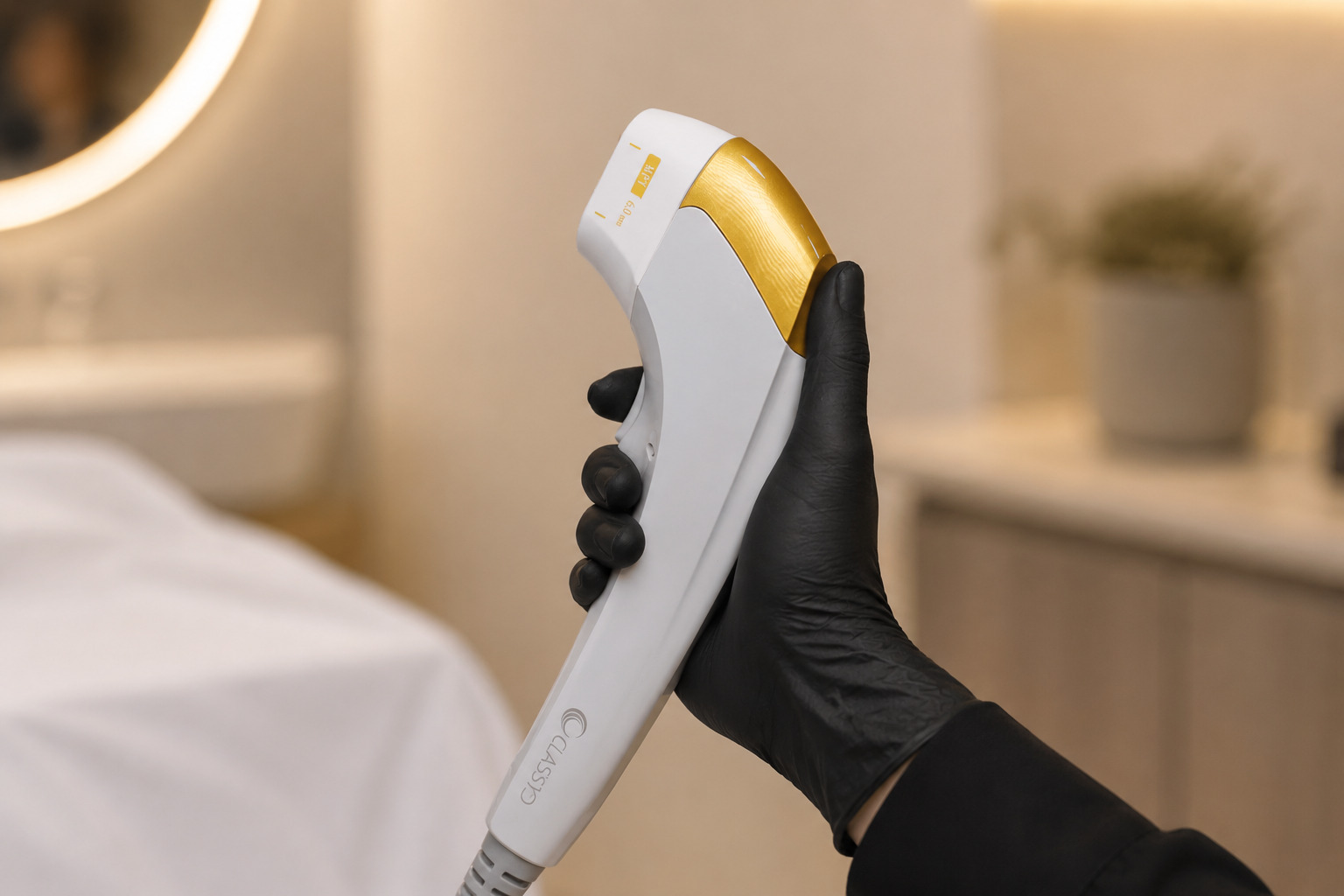 Ultraformer MPT handpiece with interchangeable HIFU cartridge at Skin Studio Bali