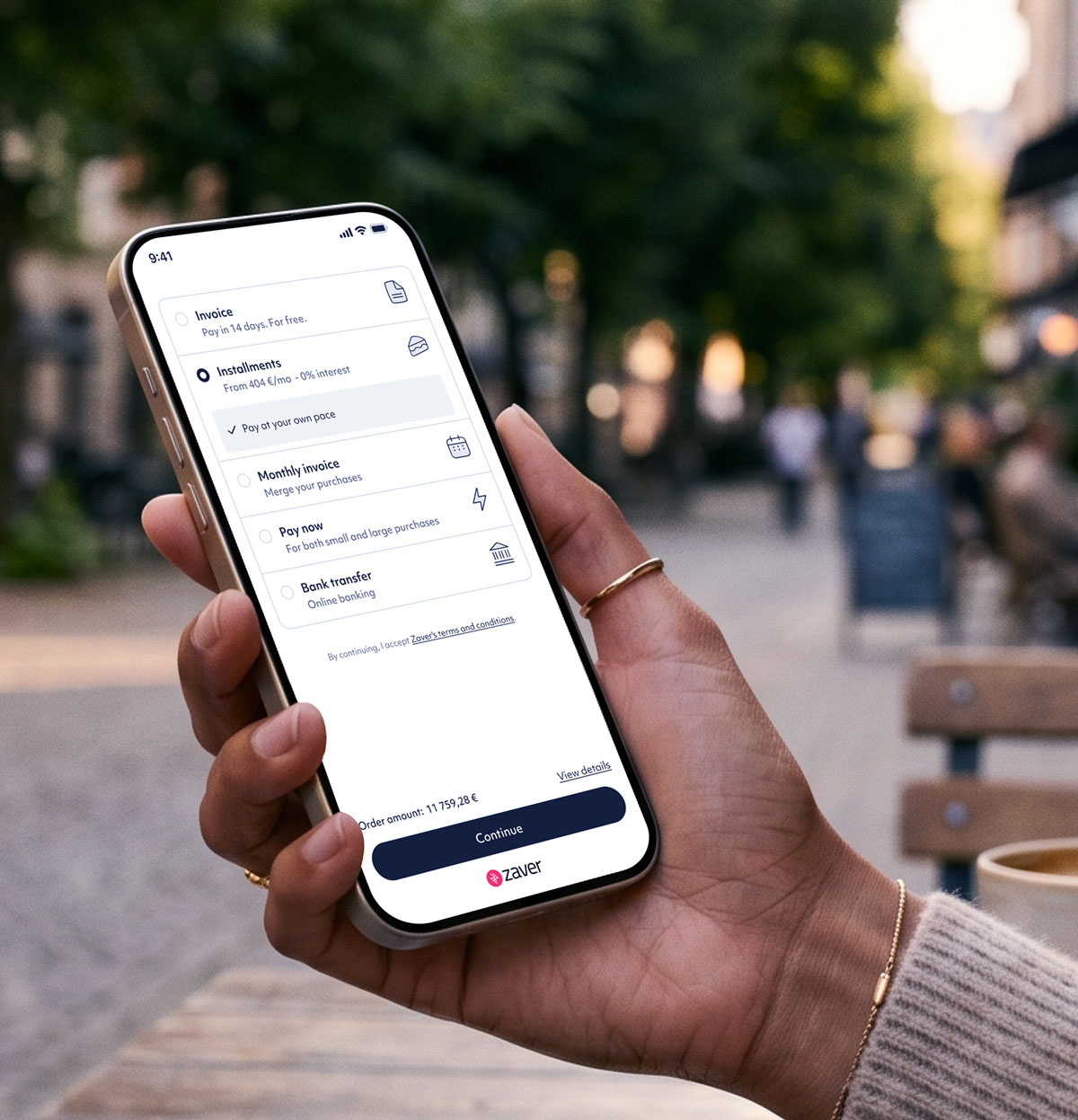Smartphone mockup showing Zaver checkout with different payment methods