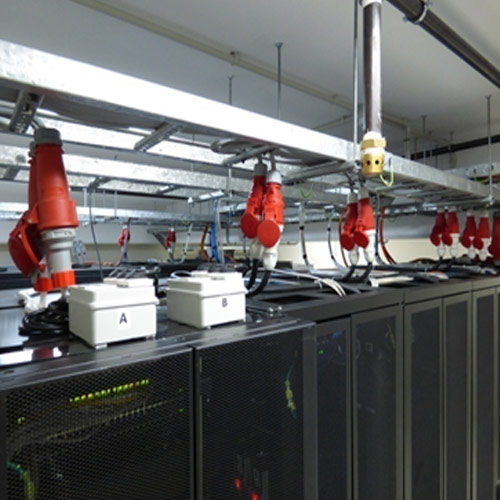 data centerSynapsecom S.A. is a modern and innovative company activein the telecommunications, data center, cloud and information technology sectors.