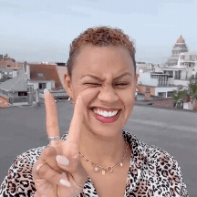Alicia Eyongo gif