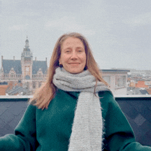 Andrea Bardyn gif