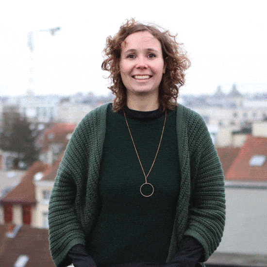 Charlotte Baise gif