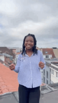 Ginette Mukalayi Lokenya gif