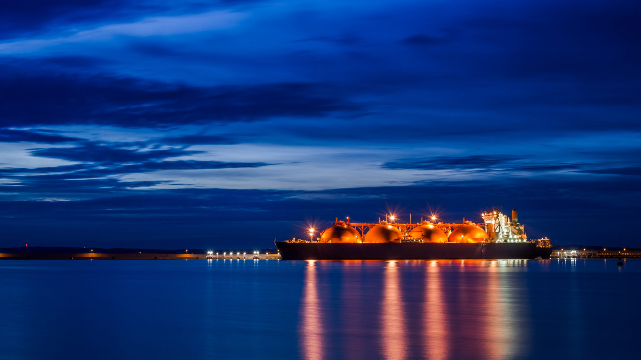 Chinese LNG Buyers Snap Up Imports as Prices Fall to Refill Storage
