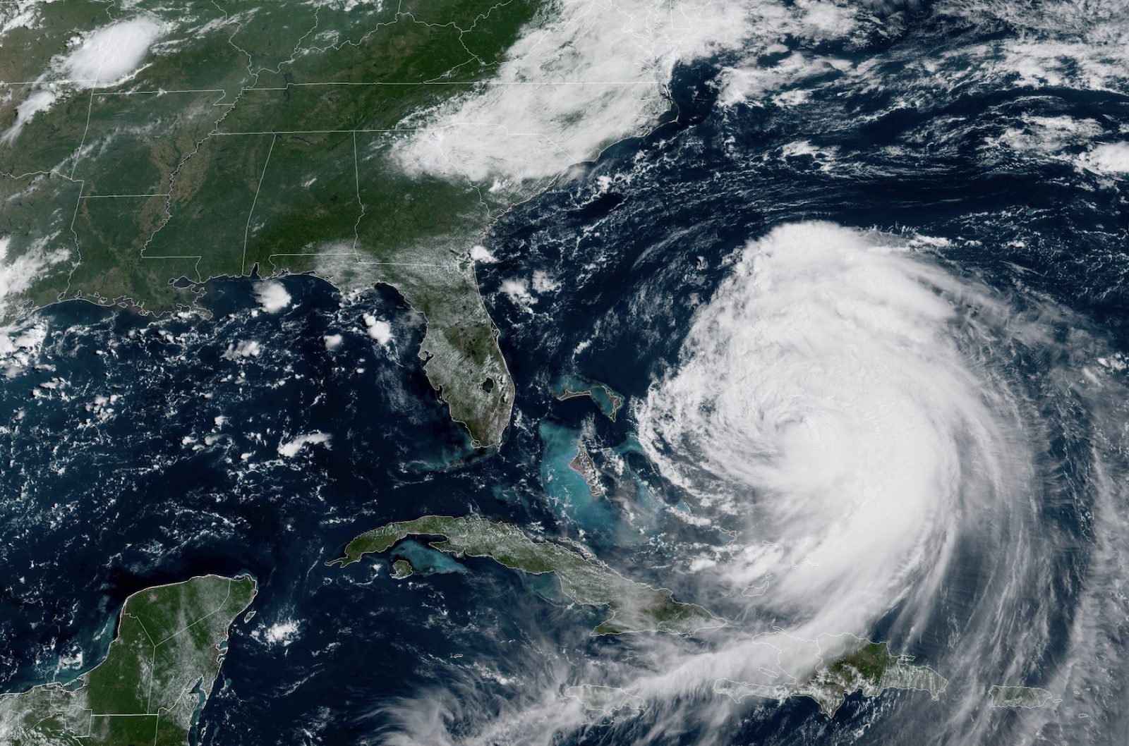 Hurricane Erin Threatens Atlantic Shipping Routes with Massive 16-Meter Waves