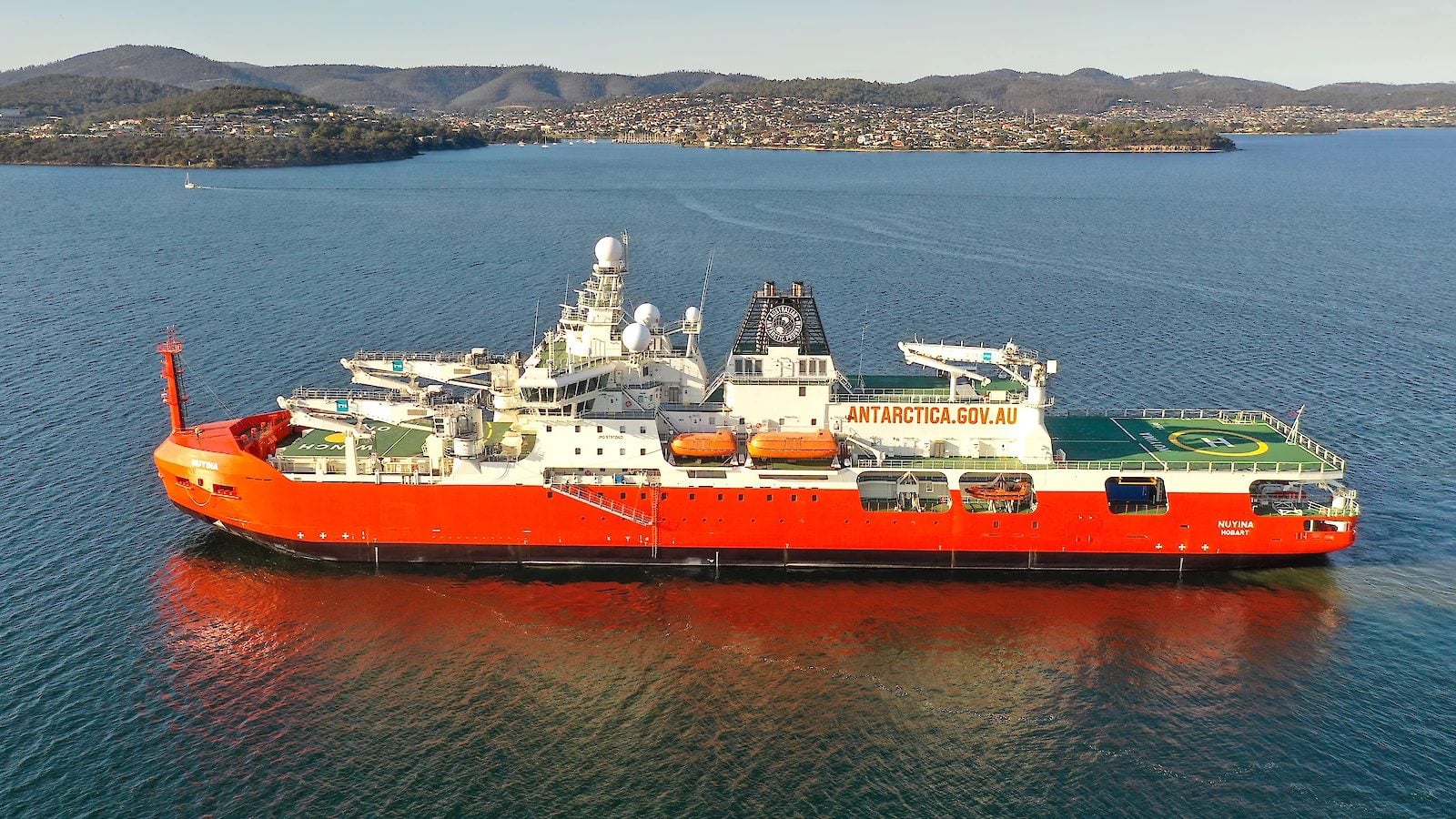 ATSB Preliminary Report Sheds Light on Research Icebreaker’s Grounding Off Heard Island