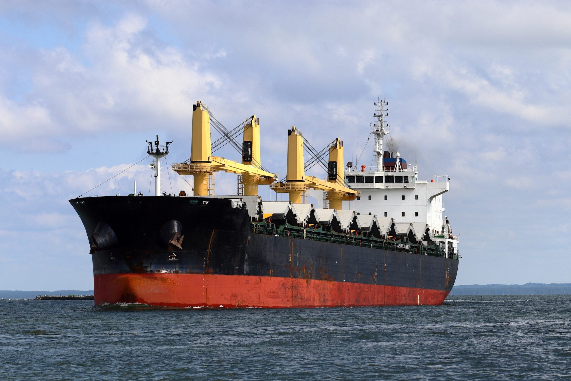 Vitol Sails Stranded Aluminum Cargo Out Of Strait Of Hormuz