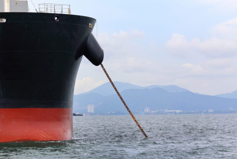 Hormuz War-Risk Cover Climbs as Shipowners Pull Back