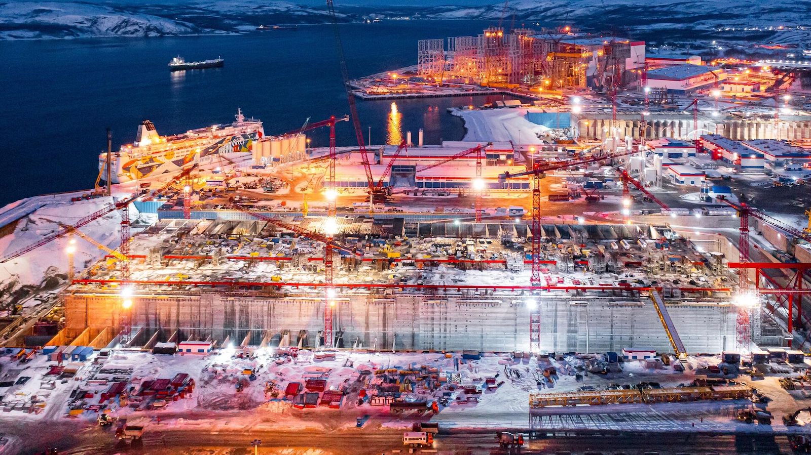 Arctic LNG 2 Train 3 Modules Offloaded at Novatek Yard, but Satellite Images Show Construction Still Largely Idle