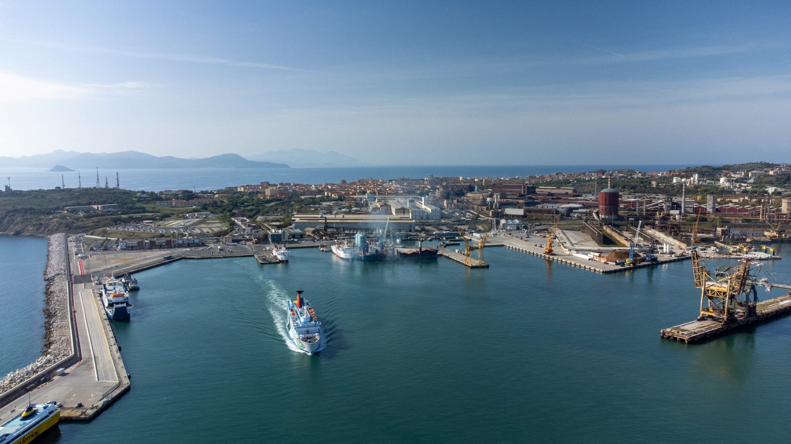 Italy Becomes EU’s Top LNG Importer as Purchases Elsewhere Lag