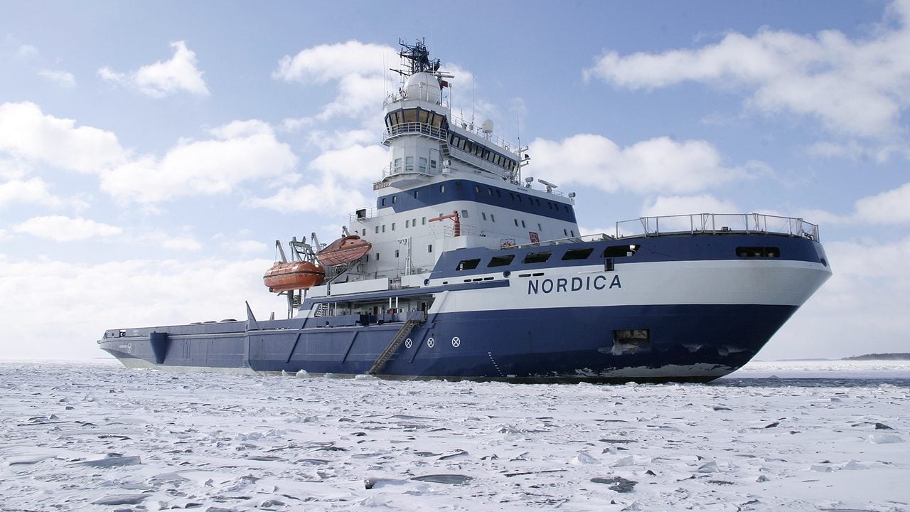 Canada Charters Finnish Icebreaker Nordica to Support Arctic Operations
