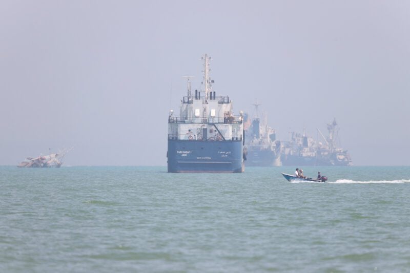 Iran and Oman Plan for Temporary Hormuz Corridor as Impasse With US Persists