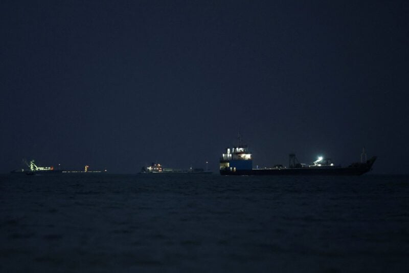 Iran Urges Countries Not to Implement New U.S. Sanctions as Mediators Focus on Reopening Strait