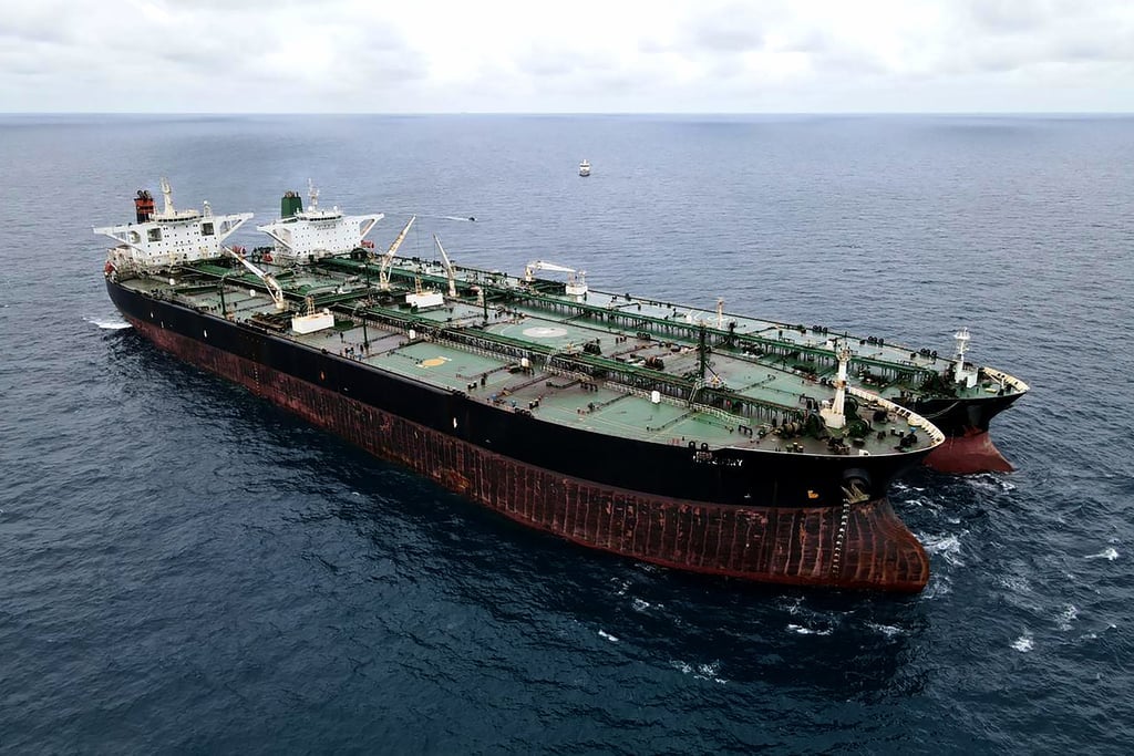 Russia Expands Arctic Oil Shadow Fleet With Dark STS Transfers in Sea of Japan