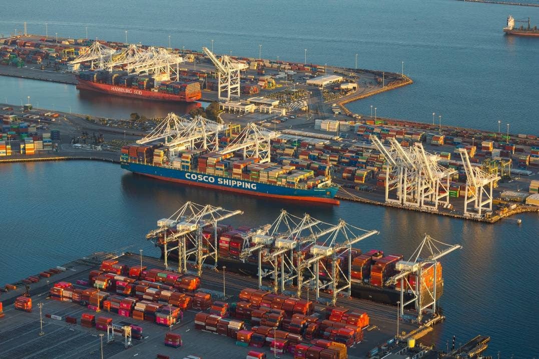 Lawmakers Seek to Strip COSCO Ships of U.S. Port Inspection Privileges Over Espionage Claims