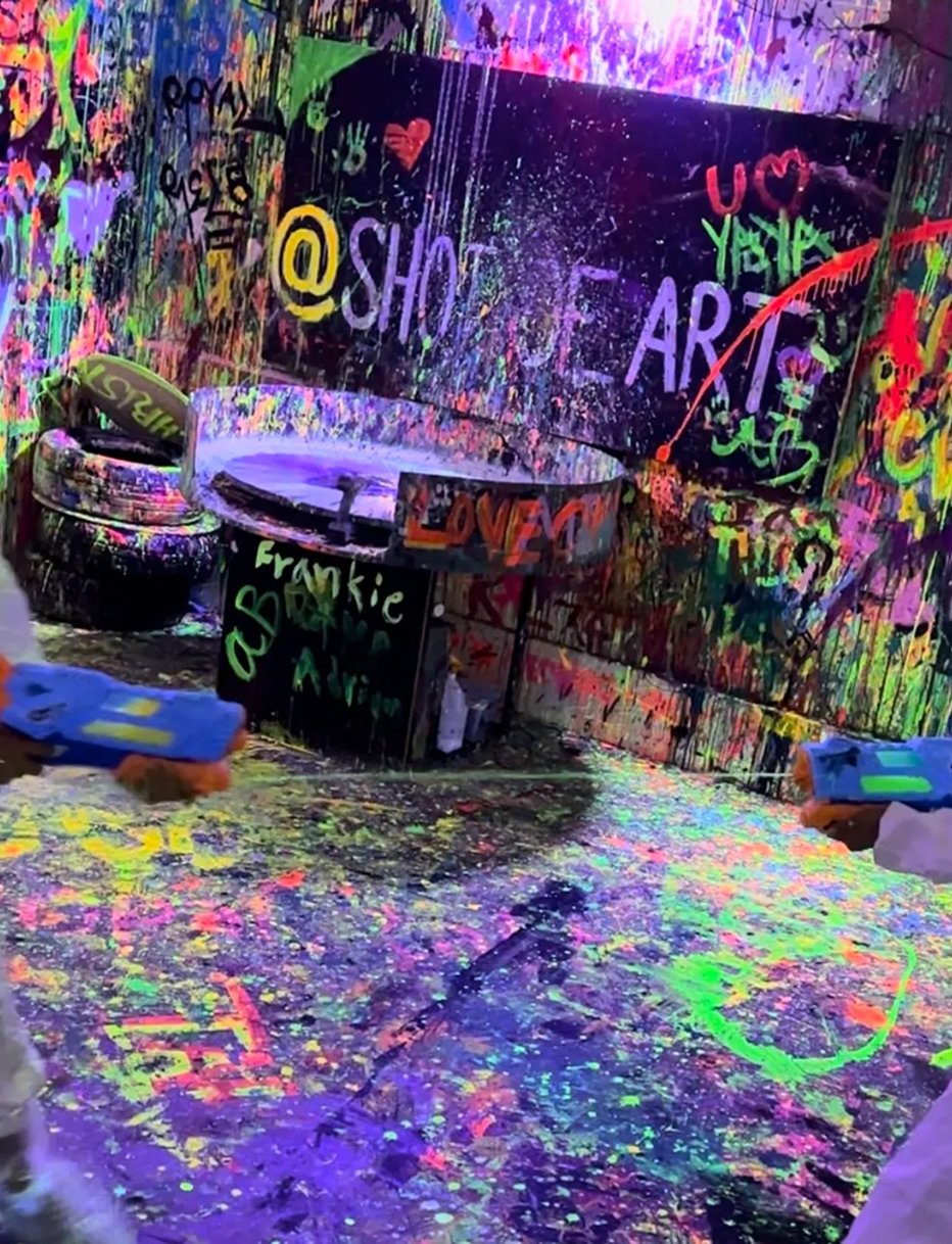 Bright review graphic describing the fun glow session