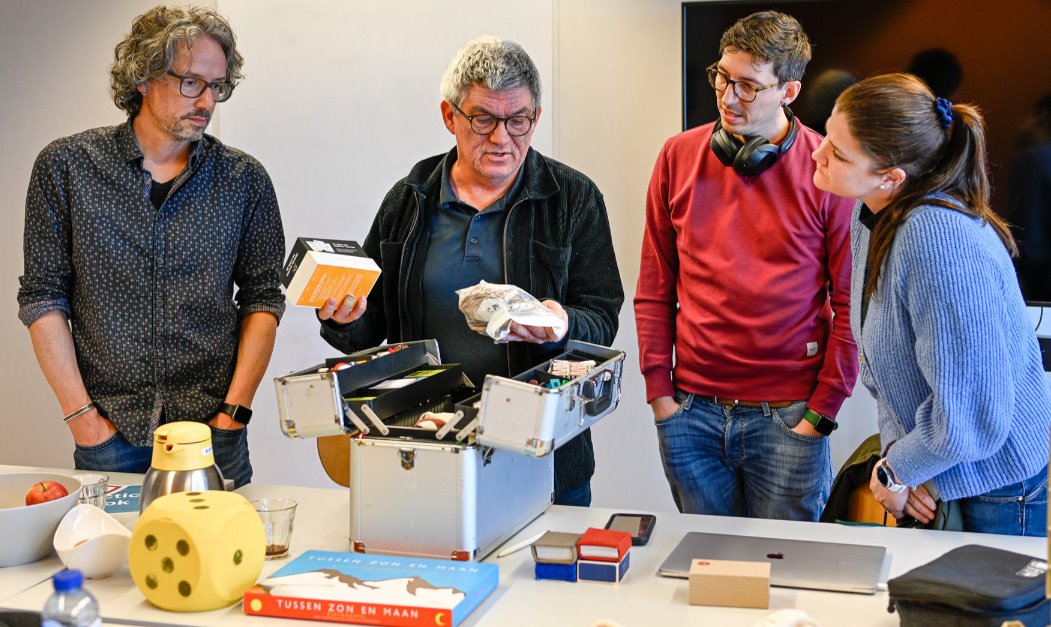 Docent Willem Jan in een workshop