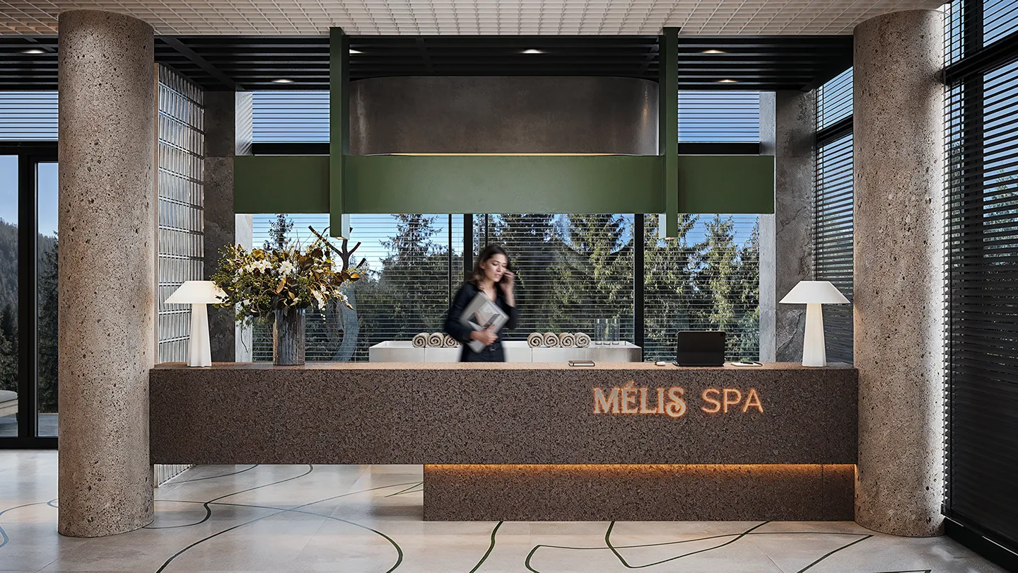 Ресепшн СПА Melis із стійкою з каменю, великими колонами, квітковою композицією і жіночим адміністратором на фоні великих вікон з видом на дерева.
