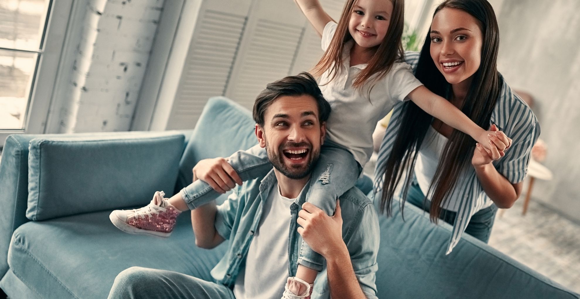 Blij gezin in huis