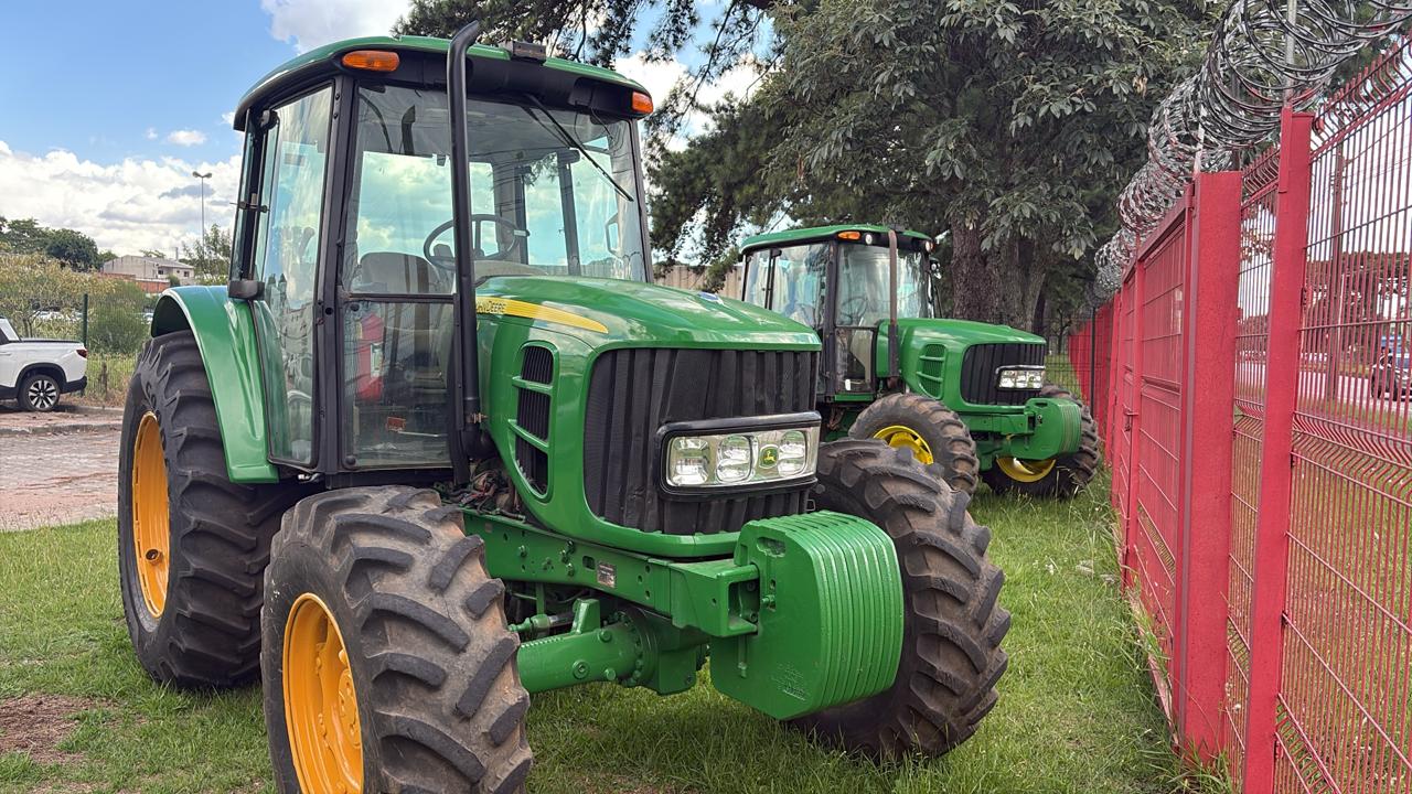trator-6100j-3