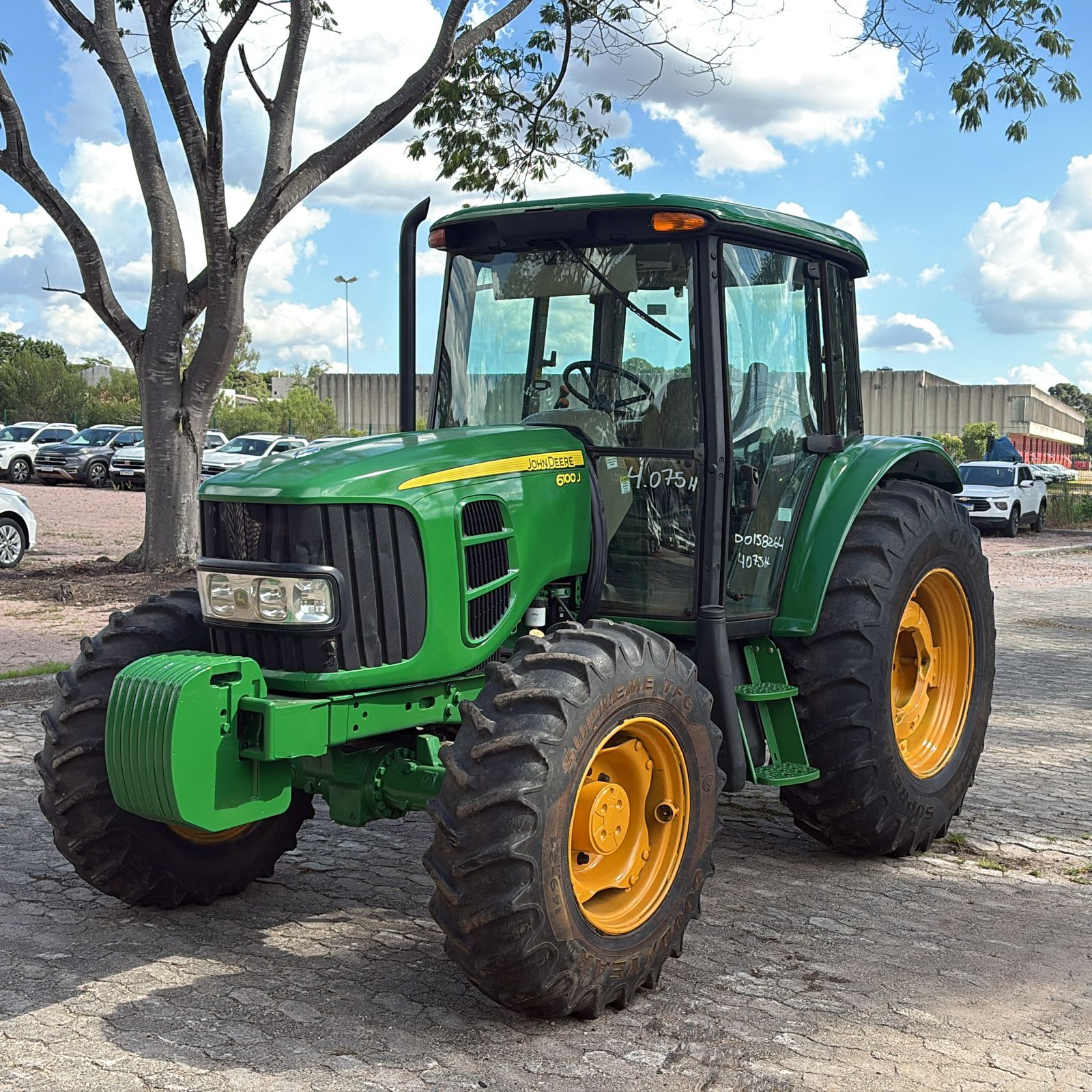 trator-6100j-2